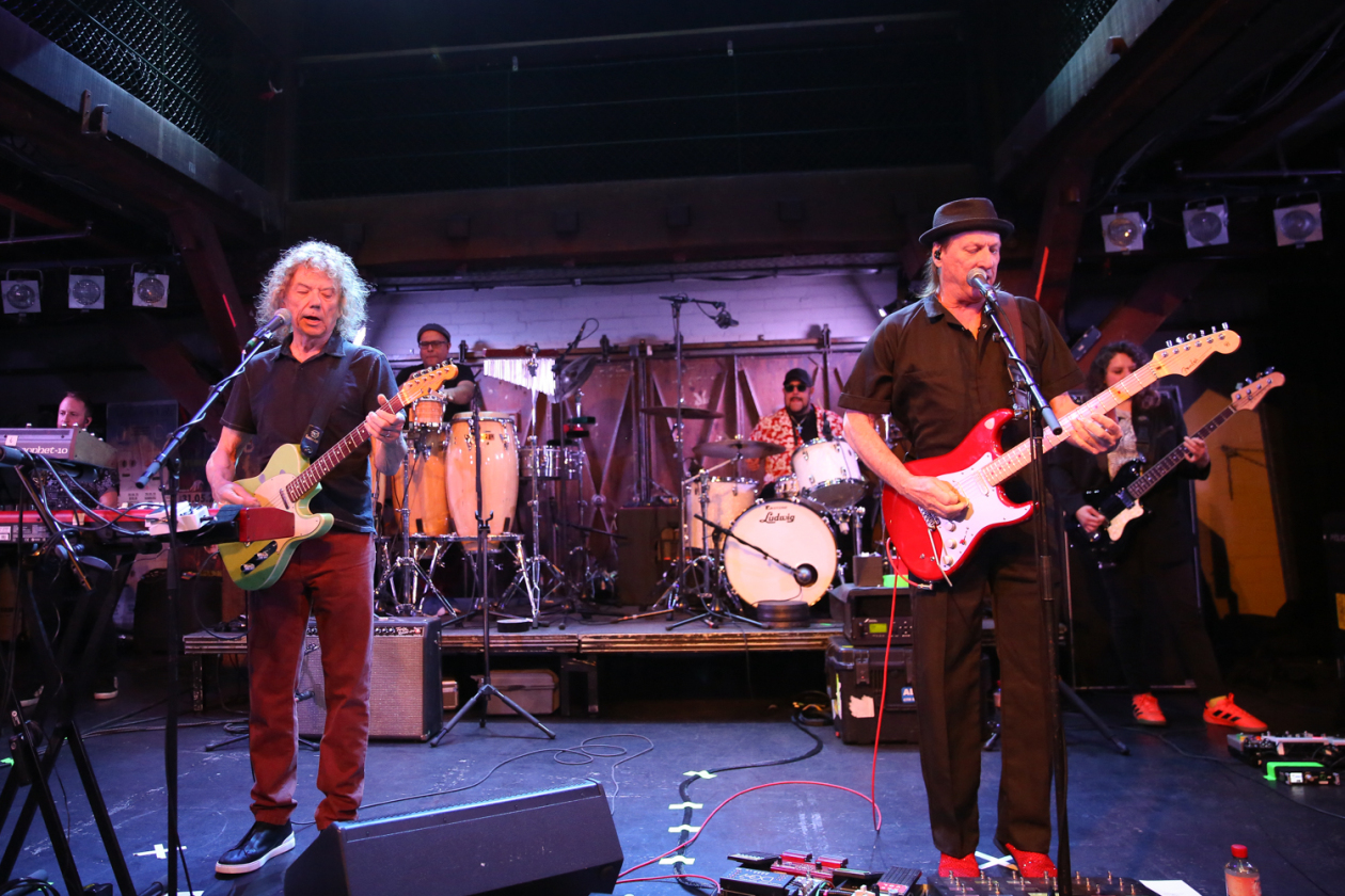 Rockgeschichte on stage: Talking Heads meets King Crimson. – Jerry Harrison & Adrian Belew.