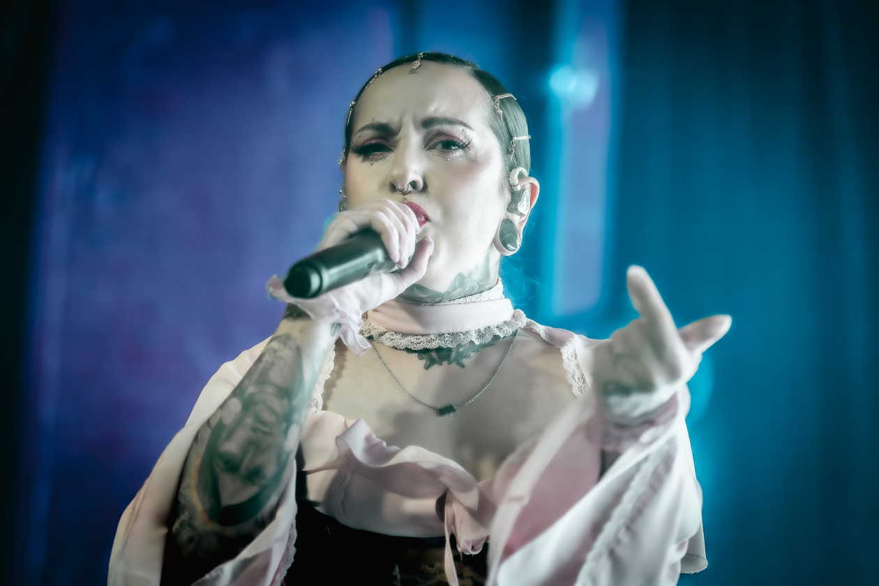 Jinjer – Sängerin Tati und Band mal wieder in Bestform. – Tatiana Shmayluk.