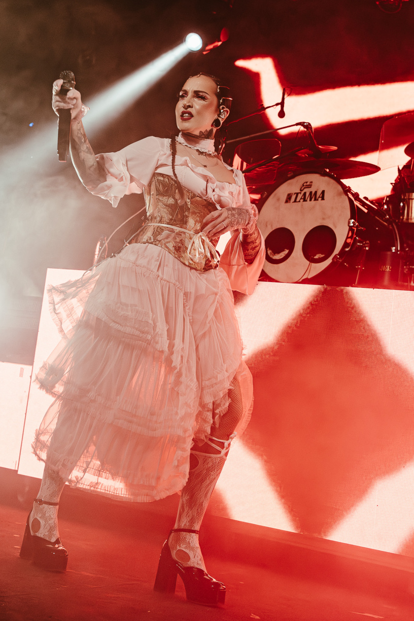 Jinjer – Sängerin Tati und Band mal wieder in Bestform. – Tatiana Shmayluk.