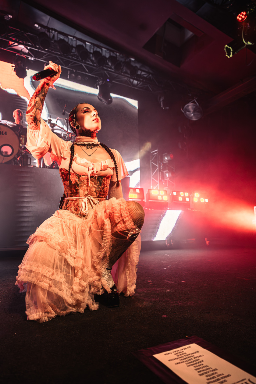 Jinjer – Sängerin Tati und Band mal wieder in Bestform. – Tatiana Shmayluk.