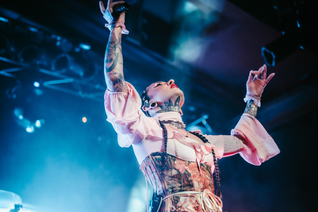 Jinjer – Sängerin Tati und Band mal wieder in Bestform. – Tatiana Shmayluk.