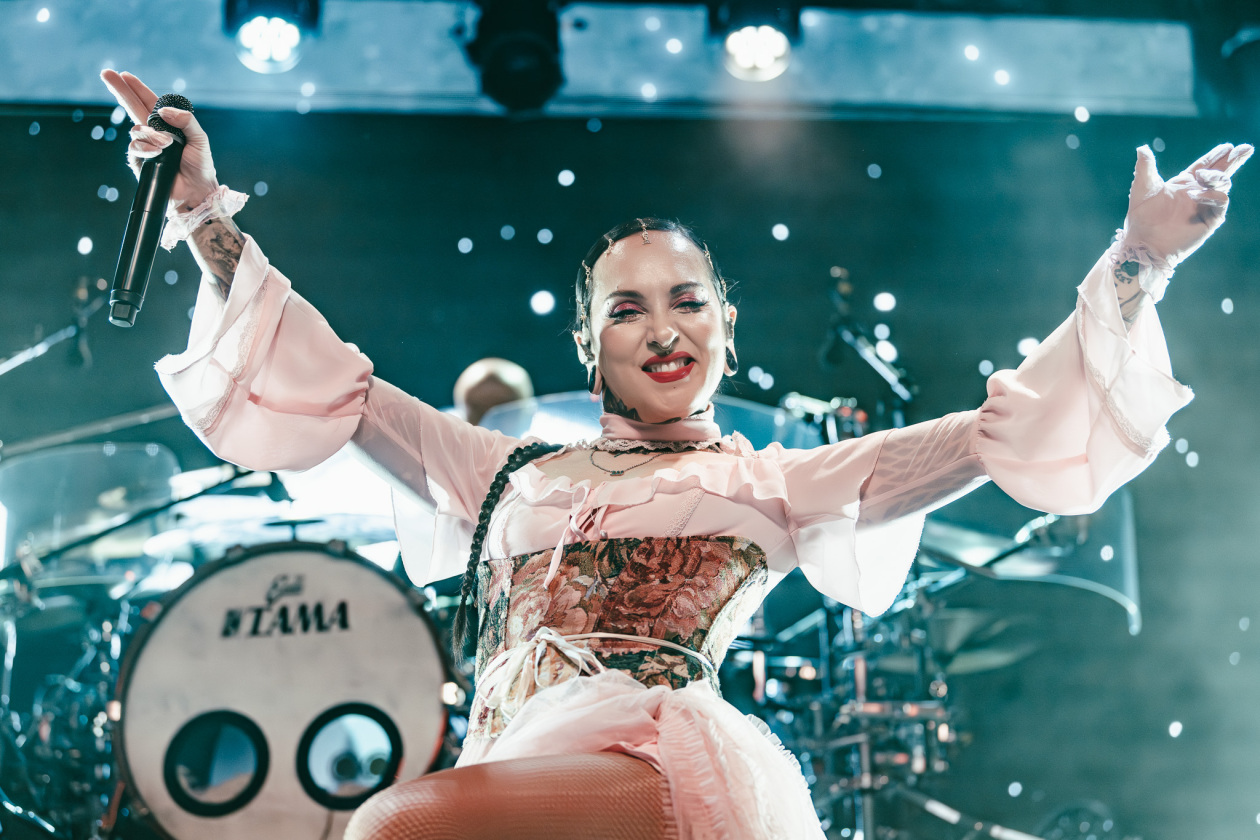 Jinjer – Sängerin Tati und Band mal wieder in Bestform. – Tatiana Shmayluk.