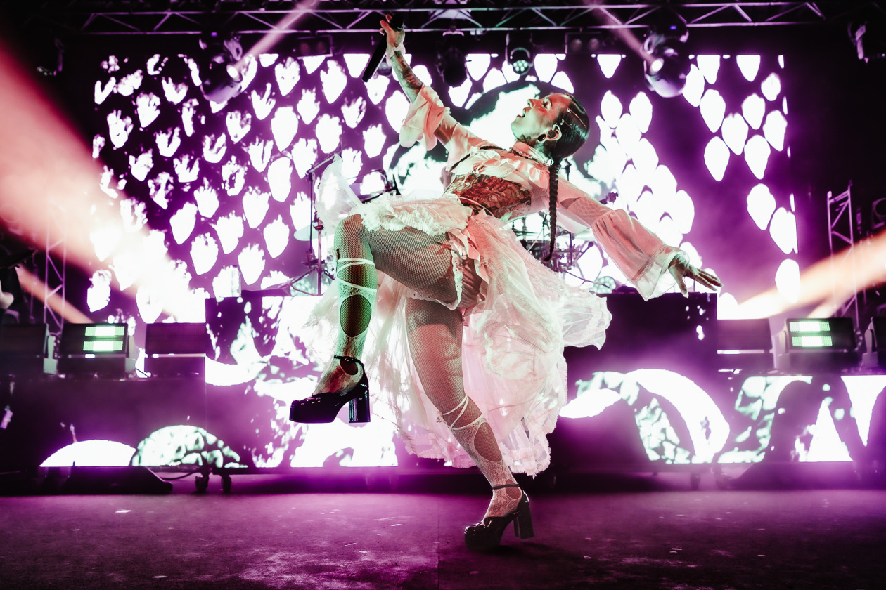 Jinjer – Sängerin Tati und Band mal wieder in Bestform. – Tatiana Shmayluk.