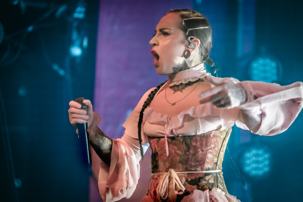 Jinjer – Sängerin Tati und Band mal wieder in Bestform. – Tatiana Shmayluk.