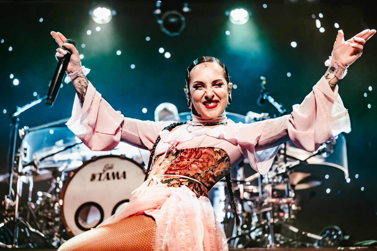 Jinjer – Sängerin Tati und Band mal wieder in Bestform. – Tatiana Shmayluk.