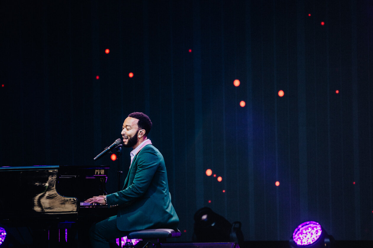 Der US-Popstar auf "A Night of Songs and Stories"-Tour. – John Legend.