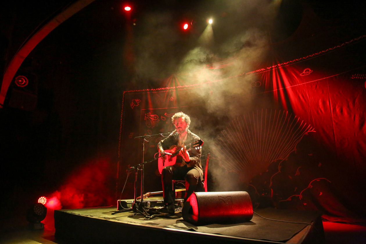 Ausverkauft: der schwedische Singer/Songwriter mit dem aktuellen Album "Against The Dying Of The Light" auf Tour. – José González.