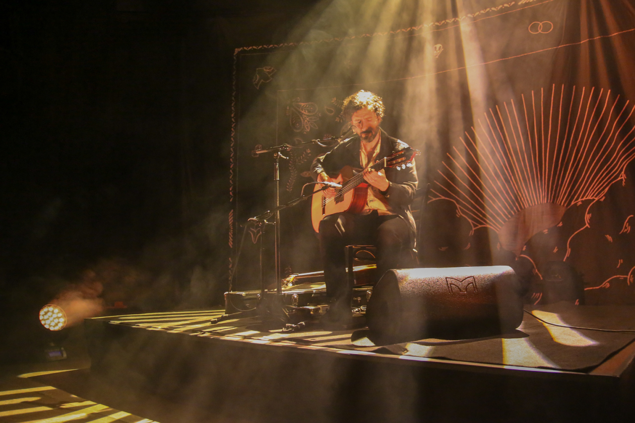 Ausverkauft: der schwedische Singer/Songwriter mit dem aktuellen Album "Against The Dying Of The Light" auf Tour. – José González.