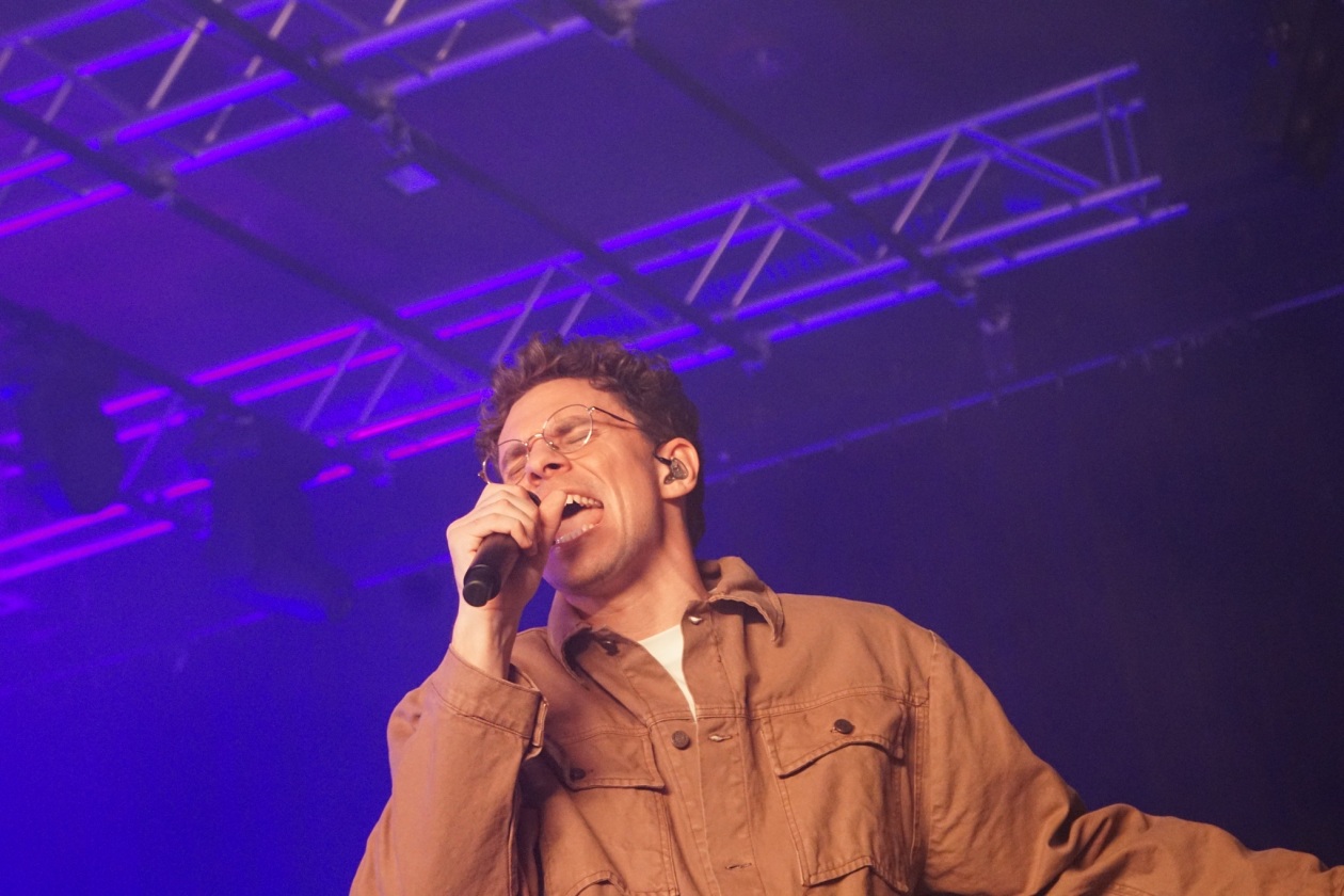 Volles Haus beim Konzert des Deutschpop-Stars. – Kamrad.