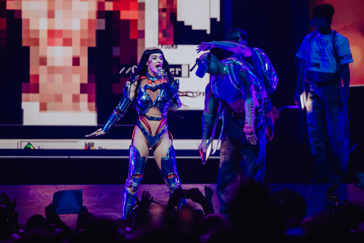 Der kalifornische Popstar landet auf "The Lifetimes Tour" in Berlin. – Katy Perry.