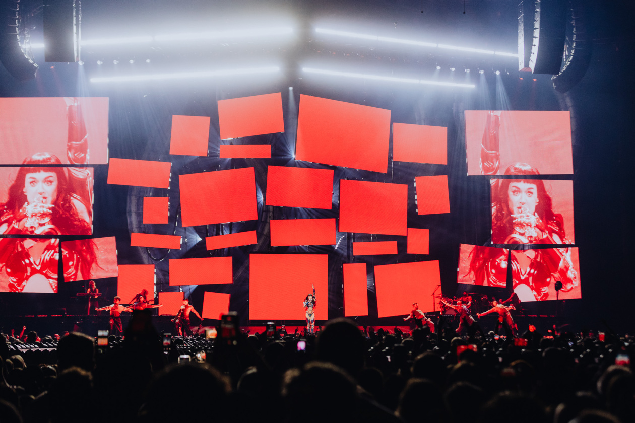 Der kalifornische Popstar landet auf "The Lifetimes Tour" in Berlin. – Katy Perry.