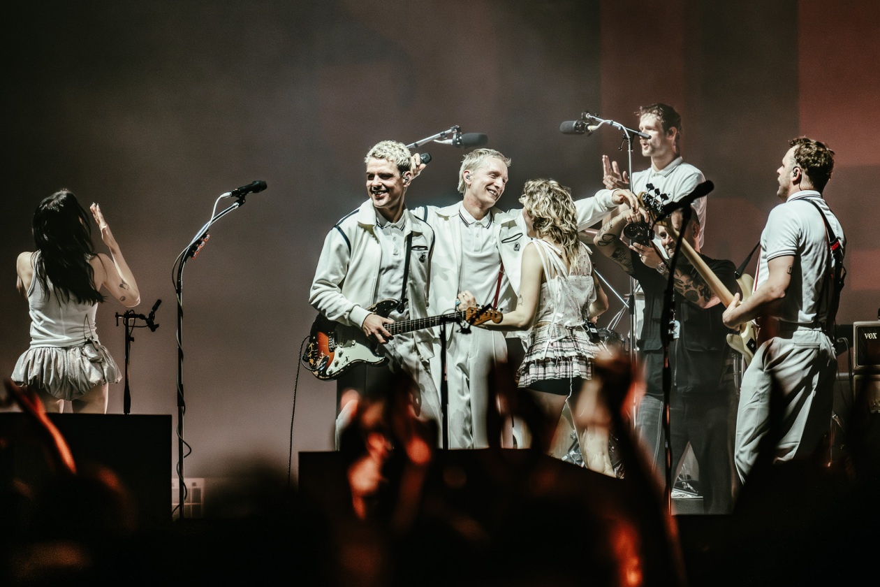 Gastspiel in der Hauptstadt: Kraftklub mit Tokio Hotel, Domiziana und Blond live. – Blond.