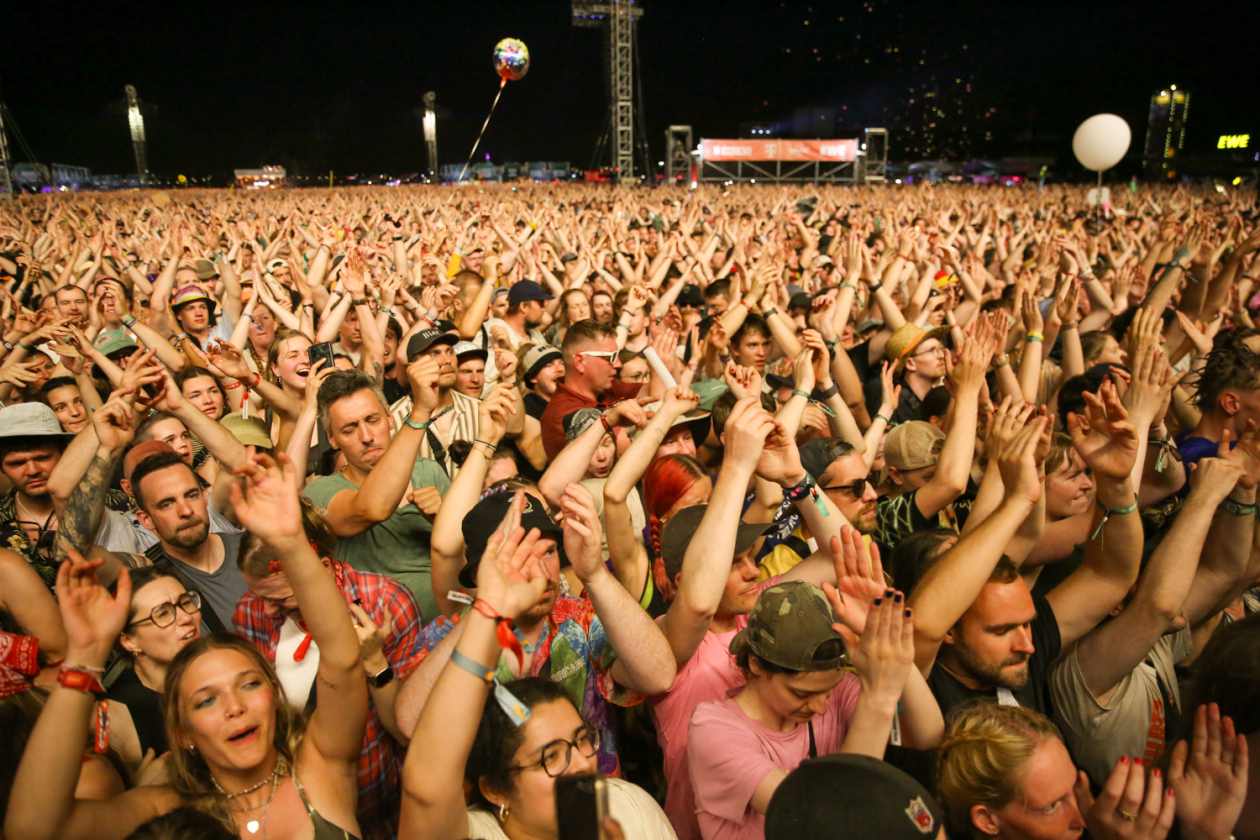 Kraftklub – Die Chemnitzer waren einer der Festivalacts, auf die alle gewartet hatten. – Hurricae-Fans.