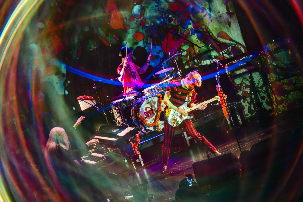 Shangri-La in Neukölln: Die Londoner Band mit dem neuen Album "Wormslayer" auf Tour. – Kula Shaker.