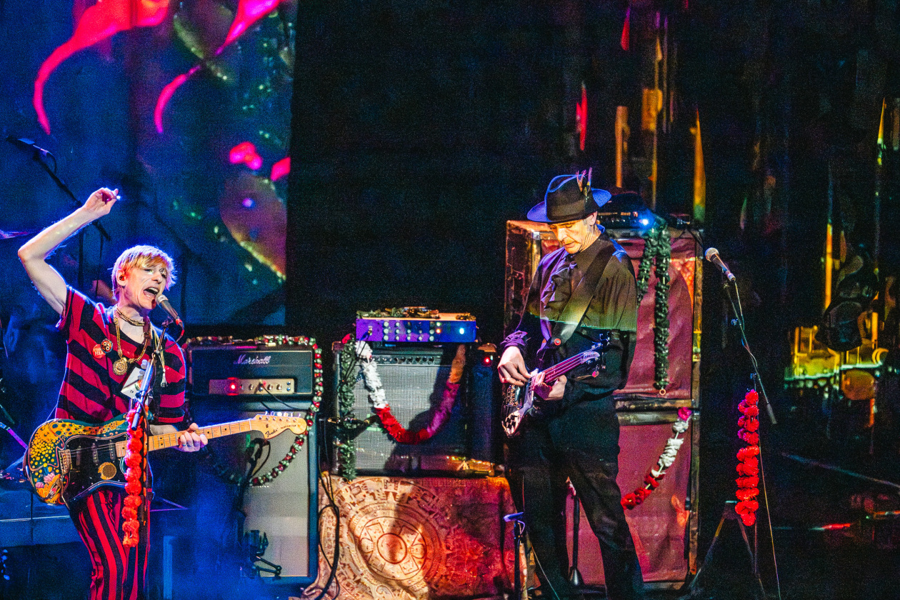 Shangri-La in Neukölln: Die Londoner Band mit dem neuen Album "Wormslayer" auf Tour. – Kula Shaker.