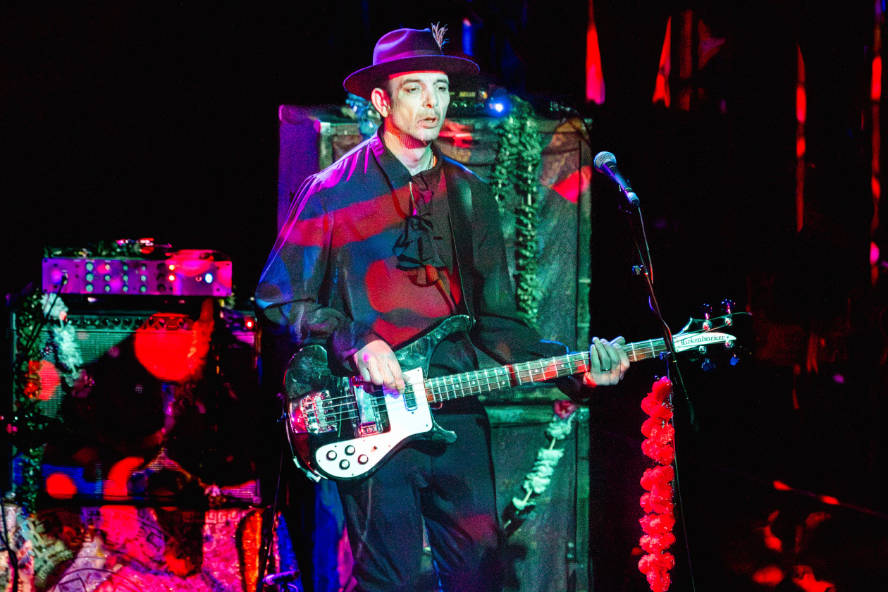 Kula Shaker – Shangri-La in Neukölln: Die Londoner Band mit dem neuen Album "Wormslayer" auf Tour. – Alonza Bevan.