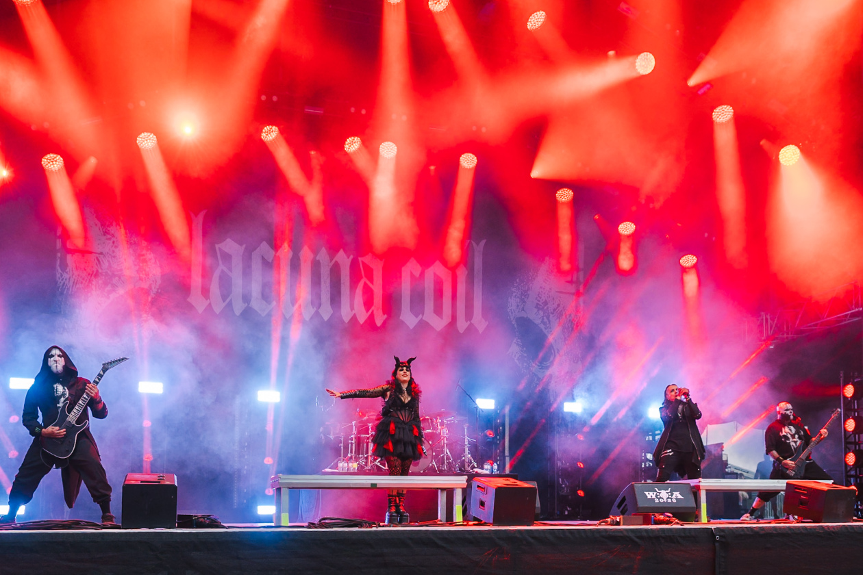 Die italienischen Gothic-Metal-Veteranen um Cristina Scabbia auf der Louder-Stage – Lacuna Coil.
