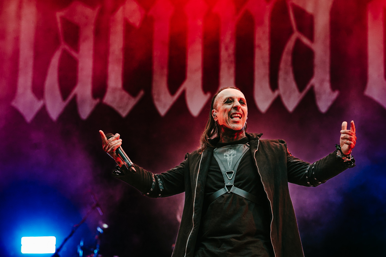 Die italienischen Gothic-Metal-Veteranen um Cristina Scabbia auf der Louder-Stage – Lacuna Coil.