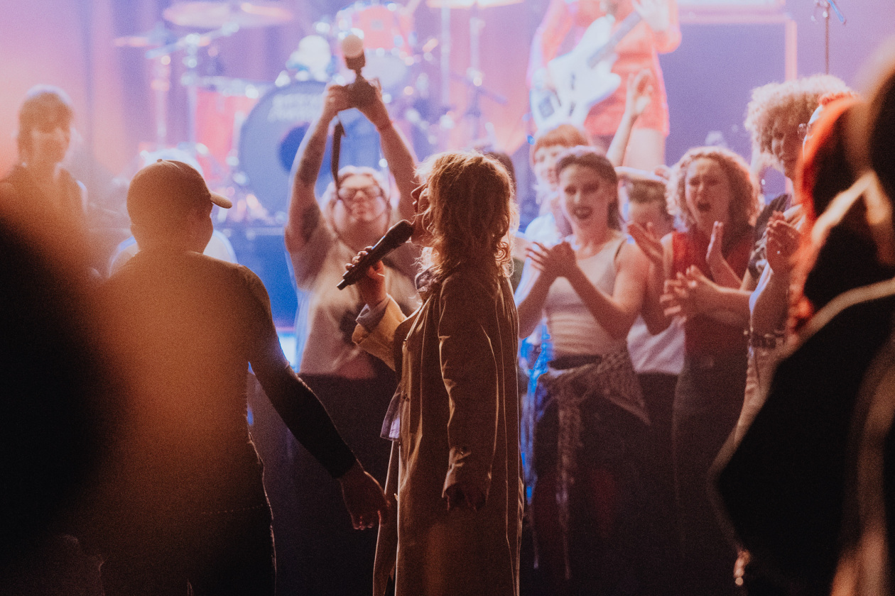 Der Garage-Punk-Hypetrain aus Brighton rollt an. – Lambrini Girls.