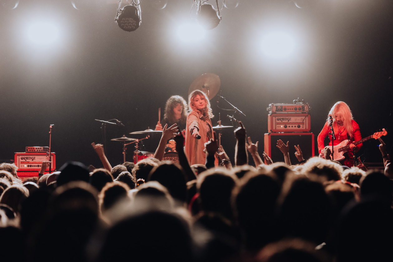 Der Garage-Punk-Hypetrain aus Brighton rollt an. – Lambrini Girls.