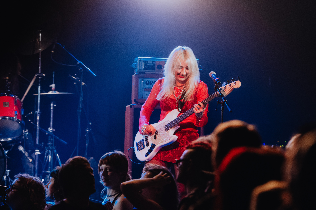 Der Garage-Punk-Hypetrain aus Brighton rollt an. – Lambrini Girls.