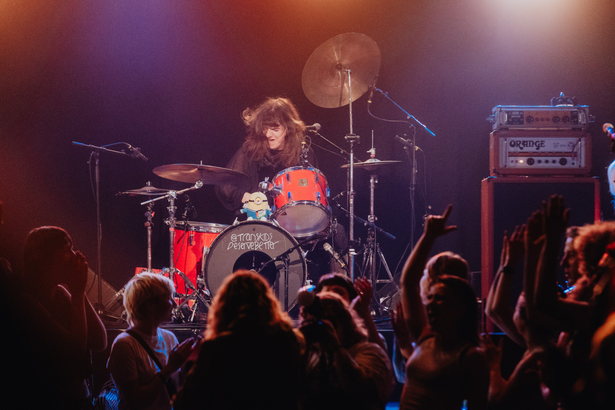 Der Garage-Punk-Hypetrain aus Brighton rollt an. – Lambrini Girls.