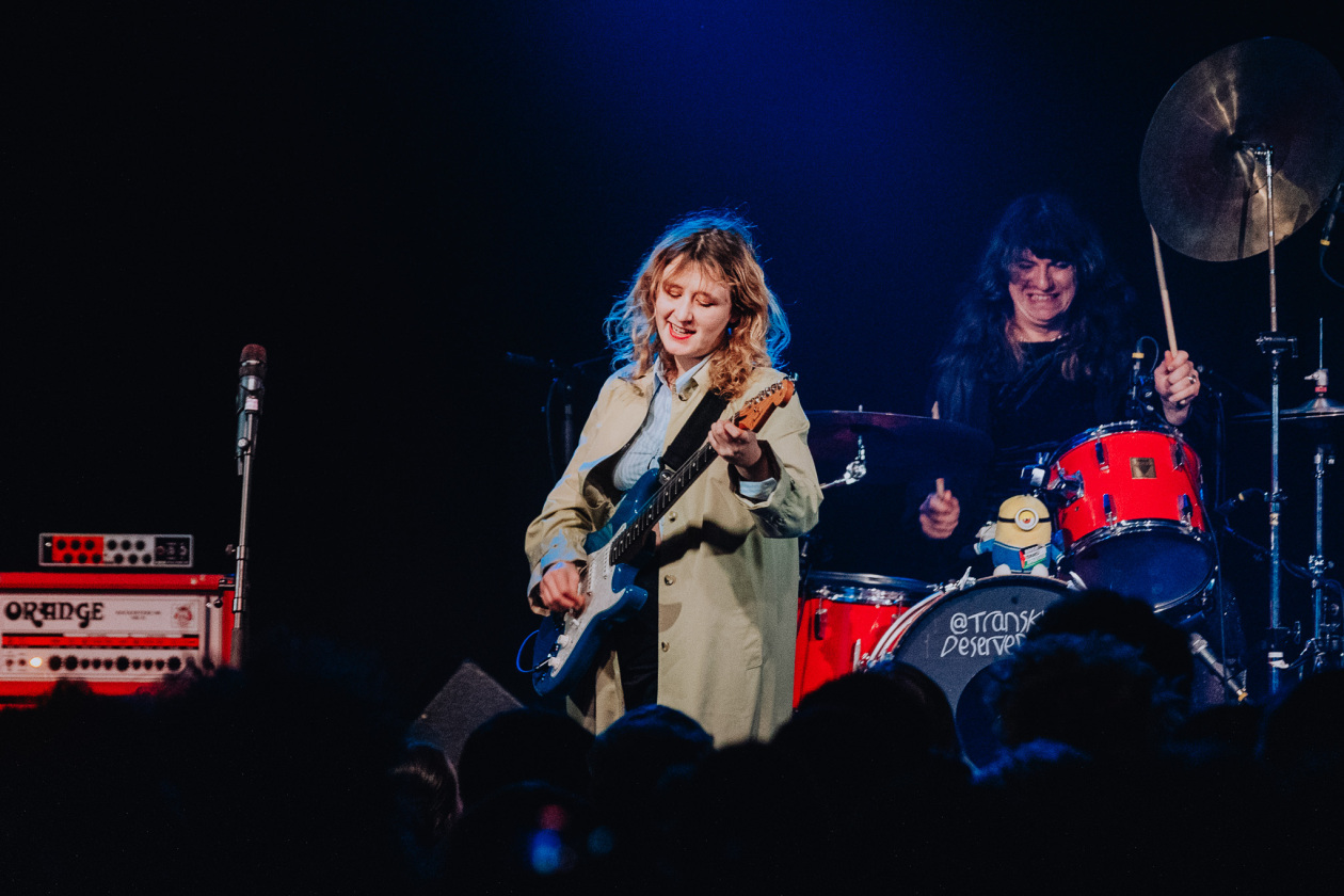 Der Garage-Punk-Hypetrain aus Brighton rollt an. – Lambrini Girls.