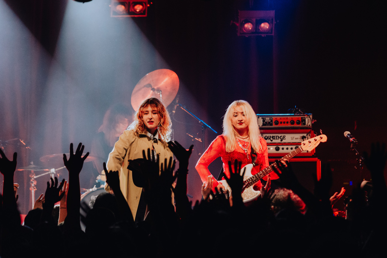 Der Garage-Punk-Hypetrain aus Brighton rollt an. – Lambrini Girls.