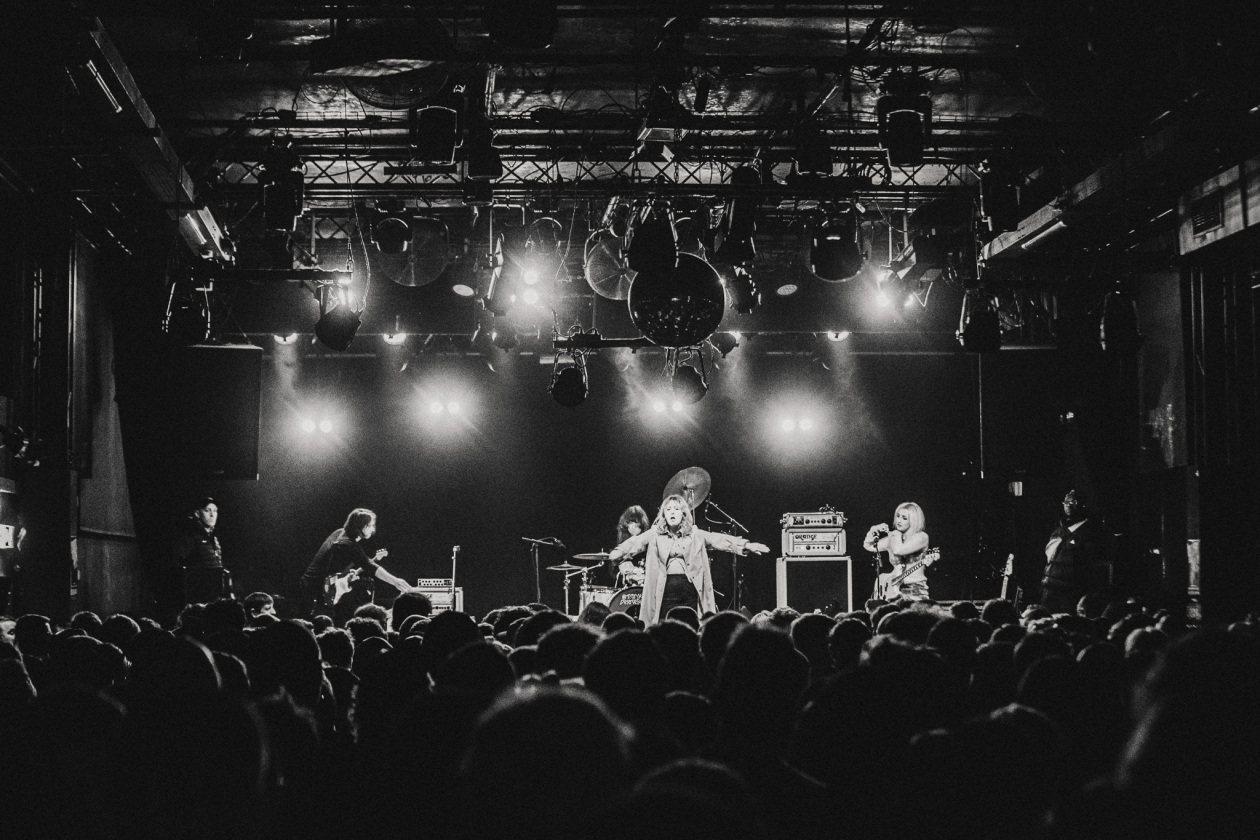 Der Garage-Punk-Hypetrain aus Brighton rollt an. – Lambrini Girls.