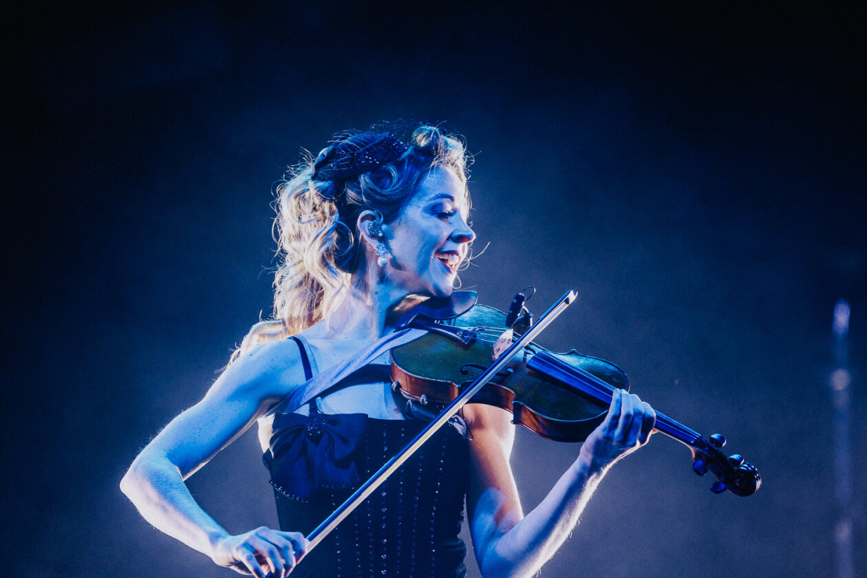 Weihnachtsshow: Die kalifornische Violistin und Komponistin auf Snow Waltz Tour. – Lindsey Stirling.