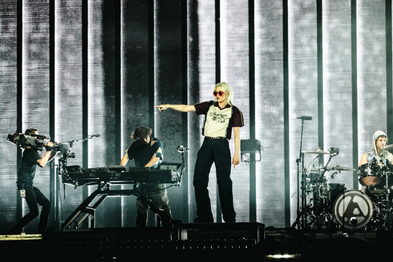 Spagat zwischen Vergangenheit und Gegenwart: Mike Shinoda, Emily Armstrong und Band. – Linkin Park.