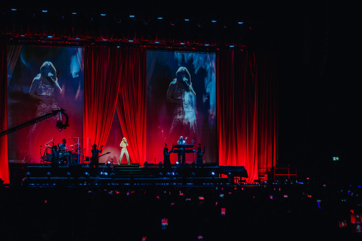 Das Ende einer Karriere: Der Schlagerstar beim letzten Konzert der „Zum letzten Mal – Die Abschiedstournee 2026“. – Michelle.