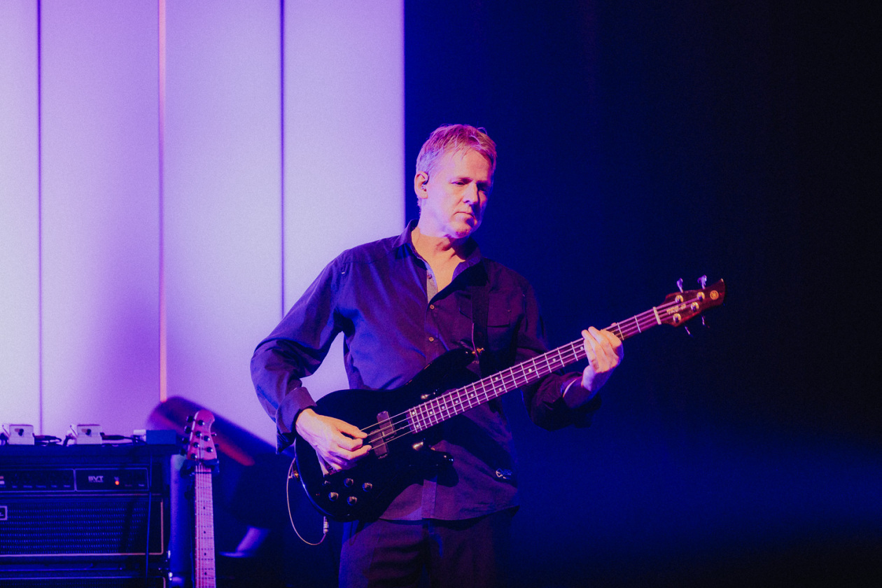 Mike & The Mechanics – Genesis-Gitarrist Mike Rutherford und Kollegen auf "Looking Back - Living The Years 2025 Tour". – Anthony Drennan