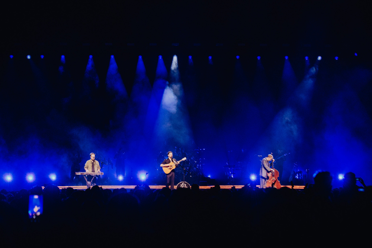 Auf den großen Bühnen zuhause: 	Marcus Mumford, Ted Dwane, Ben Lovett und Band. – Mumford & Sons.