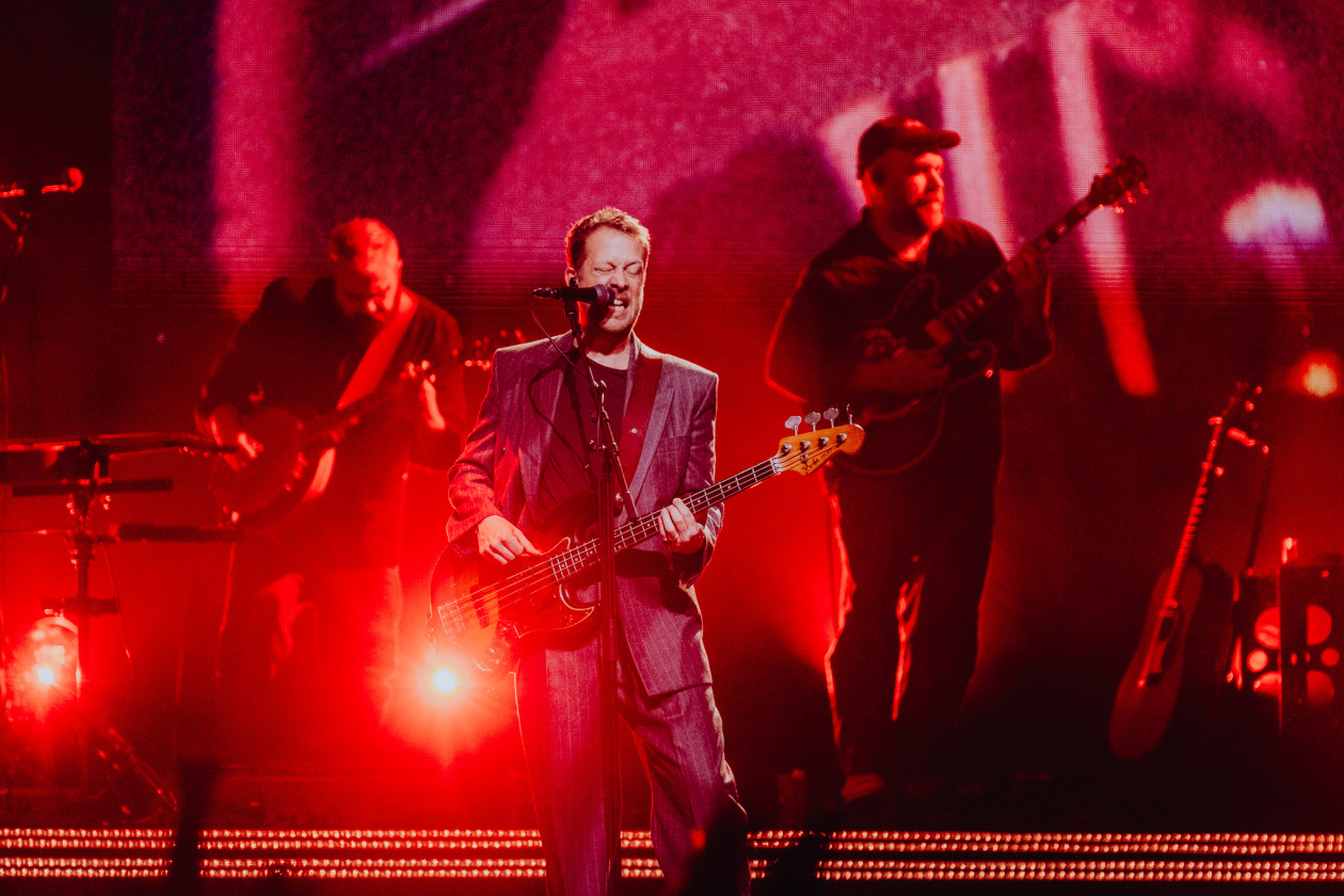 Mumford & Sons – Auf den großen Bühnen zuhause: 	Marcus Mumford, Ted Dwane, Ben Lovett und Band. – Ted Dwane.