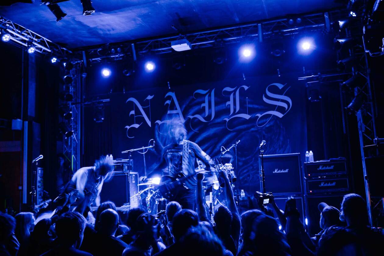 Die kalifornischen Metal/Hardcore-Koryphäen rasen durch die Hauptstadt. Support: Rotten Sound und Invunche. – Nails.