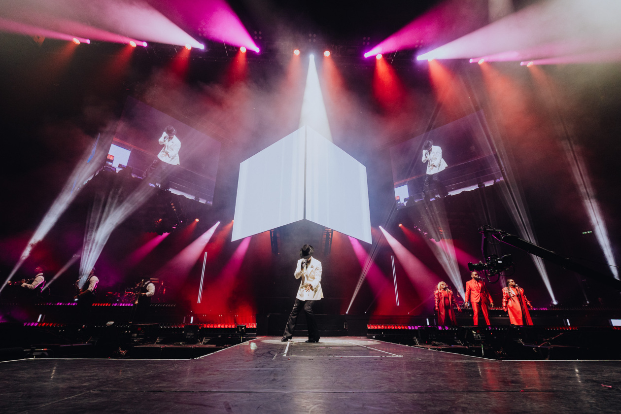 Auf  "Nights Like This Tour 2026" im Doppelpack mit Akon. – Ne-Yo.