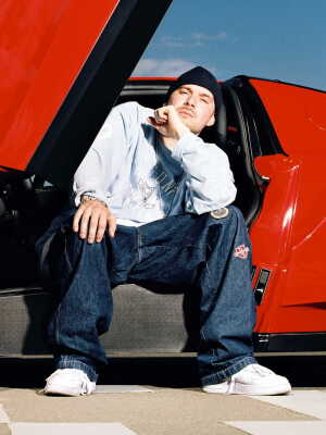 Doubletime: Tesla-Propaganda mit Kool Savas