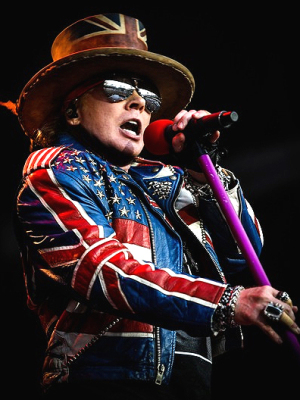 Fail Compilation: Guns N' Roses foppen Axl Rose
