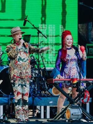 Fotos-Review-The-B-52-s-live-in-Berlin