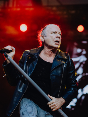 Iron Maiden : 45.000 Fans in Habachtstellung