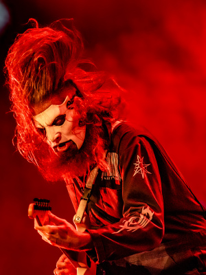Metalsplitter: Slipknot verklagen slipknot.com