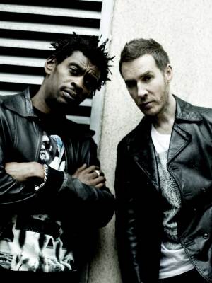 Schuh-Plattler: Massive Attack kündigen neue Musik an