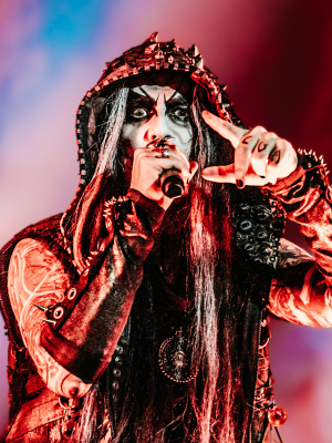 Vorchecking: Dimmu Borgir&comma; Bleachers