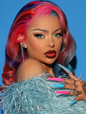 Vorchecking: Katja Krasavice&comma; Kula Shaker