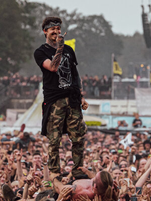 Wacken 2024: Männer weinen bei Blind Guardian