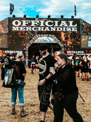 Wacken 2026: Die Pommesgabeln sind gez&uuml;ckt&comma; das Bier flie&szlig;t