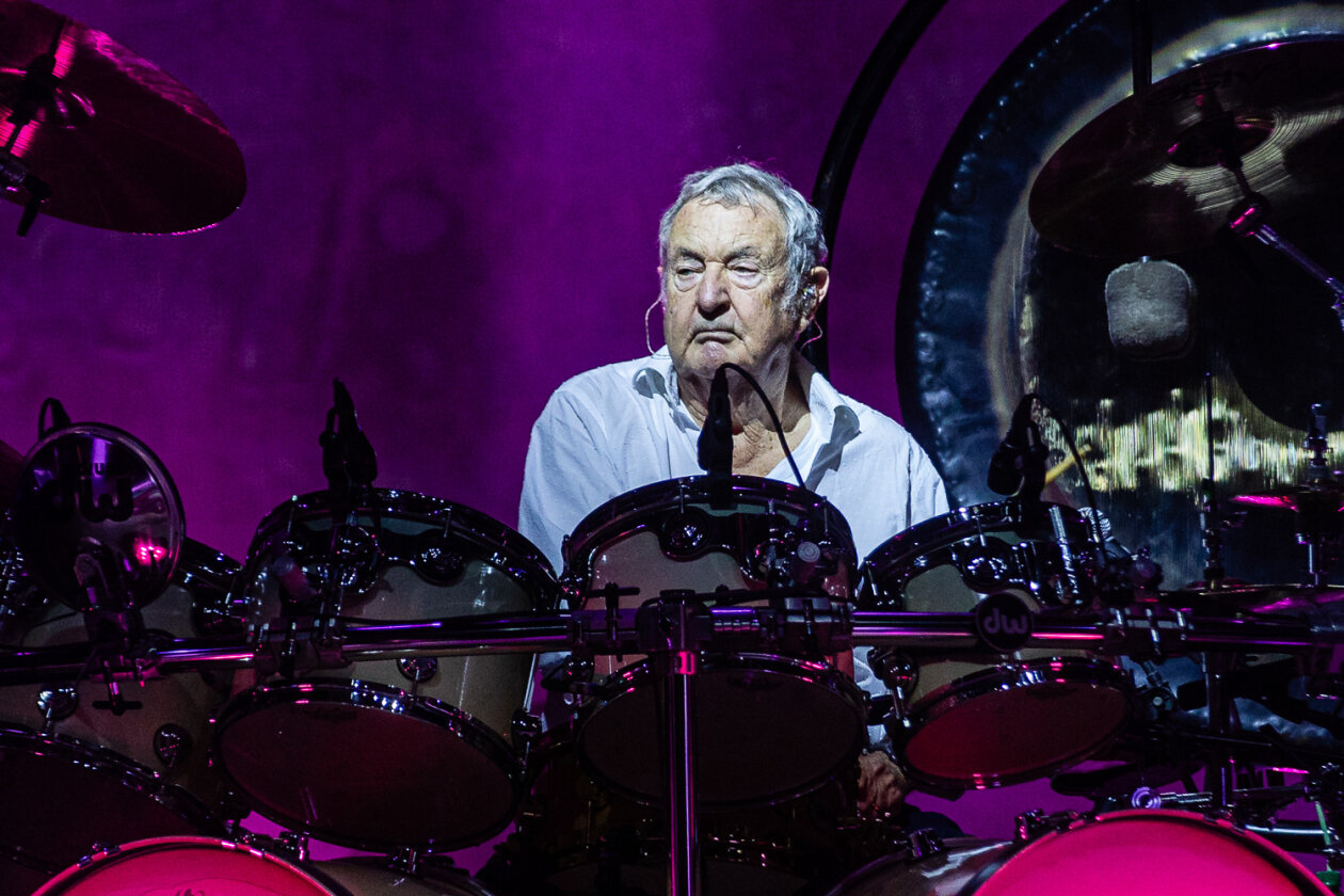 Zurück auf Anfang: Der Pink Floyd-Drummer bringt  Songmaterial von 1965 bis 1972 auf die Bühne. – Nick Mason's Saucerful Of Secrets.