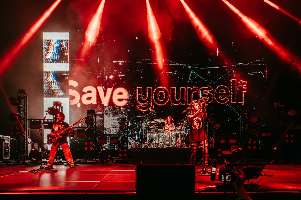 Die J-Rock-Stars aus Tokio begeistern die Hauptstadt. – One OK Rock.