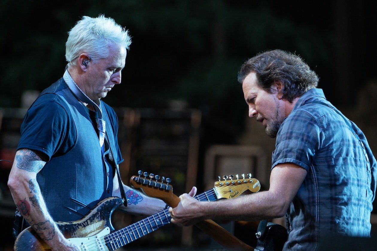 Pearl Jam – Eddie V edder und Co. begeistern die ausverkaufte Waldbühne. – Mike und Eddie.
